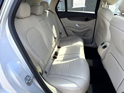 Used 2019 Mercedes-Benz GLC 300 4MATIC image 35
