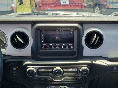 Used 2021 Jeep Wrangler Unlimited Islander image 13