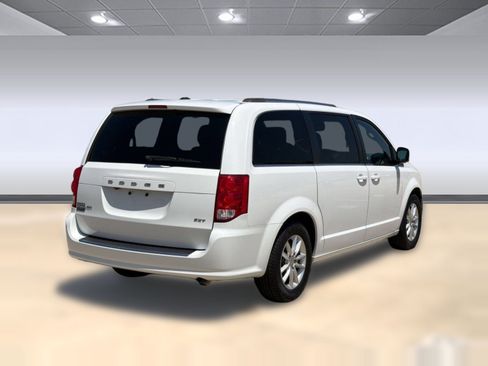 Used 2020 Dodge Grand Caravan SXT FWD image 9