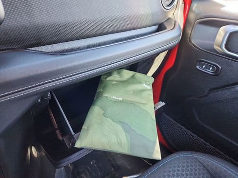 Used 2025 Jeep Wrangler Unlimited Rubicon 4xe image 44