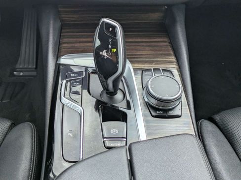 Used 2021 BMW 530i w/ Convenience Package RWD image 17