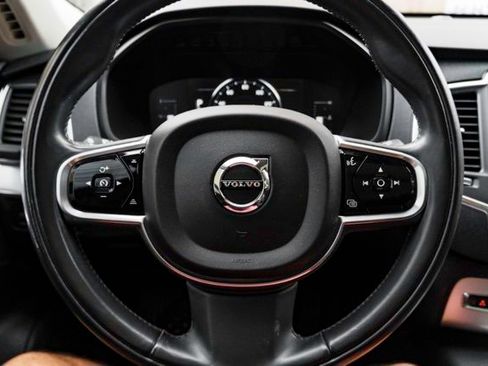 Used 2018 Volvo XC90 T5 Momentum w/ Convenience Package image 11