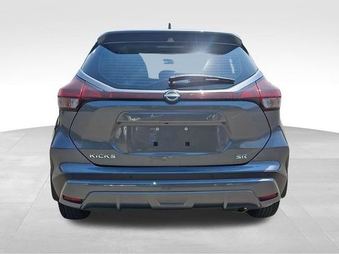 Used 2023 Nissan Kicks SR w/ SR Premium Package FWD image 6