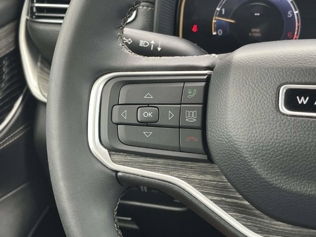 Used 2024 Jeep Wagoneer L Series II w/ Flexible Seating Group AWD/4WD image 29