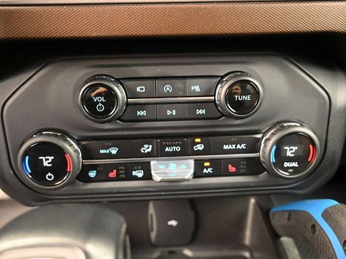 Used 2023 Ford Bronco Outer Banks AWD/4WD image 14