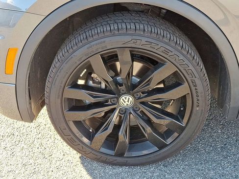Used 2021 Volkswagen Tiguan SE R-Line image 13