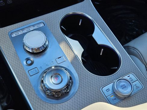 Used 2025 Genesis GV80 3.5T Prestige image 28