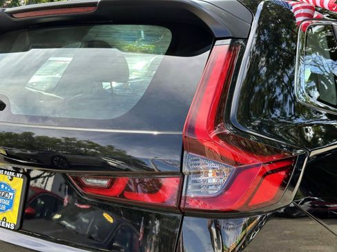 Used 2024 Honda CR-V LX image 11