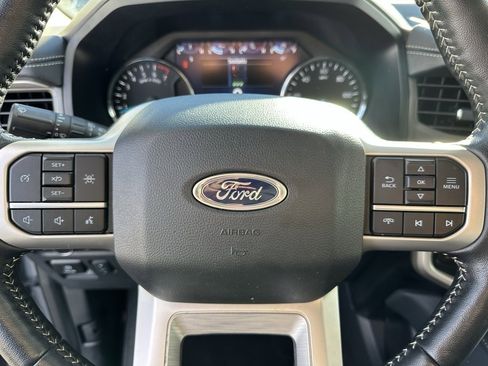 Used 2024 Ford Expedition XLT image 22