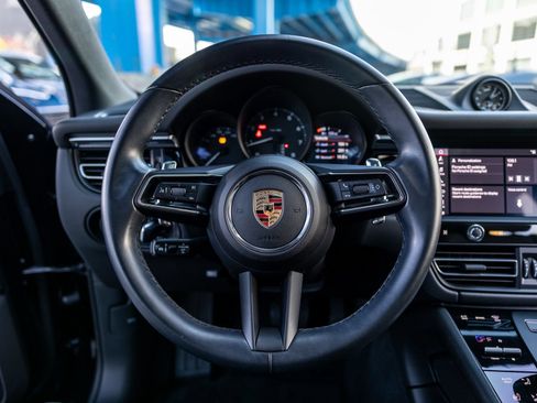 Certified 2024 Porsche Macan w/ Premium Plus Package AWD/4WD image 6