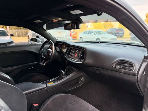 Used 2020 Dodge Challenger SRT Hellcat w/ Plus Package RWD image 25