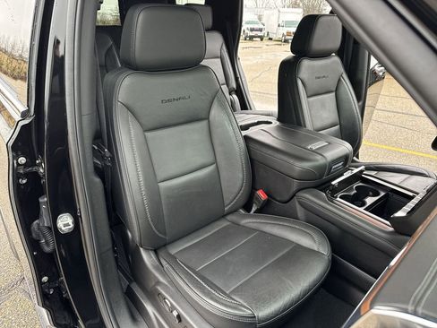 Certified 2025 GMC Yukon Denali AWD/4WD image 28