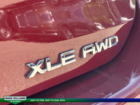 Used 2022 Toyota Highlander XLE image 9