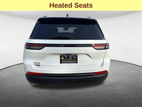 Used 2023 Jeep Grand Cherokee Altitude AWD/4WD image 11