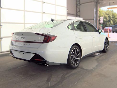 Used 2021 Hyundai Sonata Limited w/ Preferred Accessory Package FWD image 4