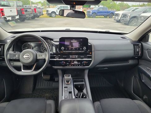 Used 2024 Nissan Pathfinder SV FWD image 28