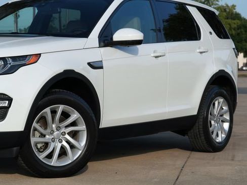 Used 2016 Land Rover Discovery Sport HSE AWD/4WD image 21