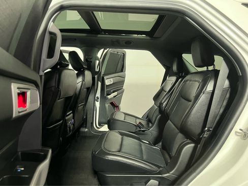 Used 2021 Ford Explorer Limited w/ Equipment Group 301A image 24