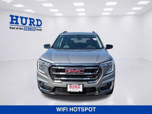 Used 2023 GMC Terrain AT4 AWD/4WD image 9