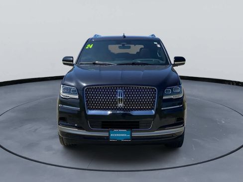 Used 2024 Lincoln Navigator Reserve AWD/4WD image 3