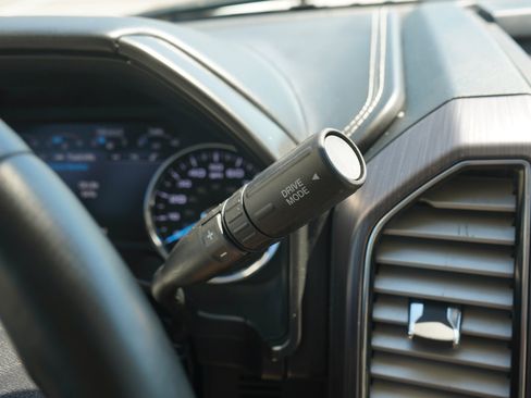 Used 2020 Ford F350 Limited AWD/4WD image 23