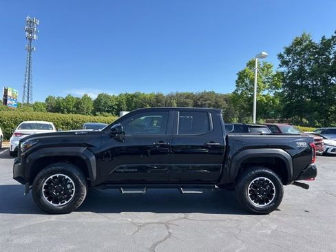 Used 2024 Toyota Tacoma TRD Off-Road AWD/4WD image 11