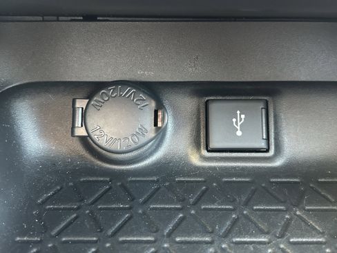 Certified 2022 Toyota RAV4 XLE w/ Convenience Package AWD/4WD image 32