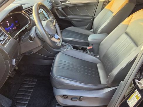 Used 2022 Volkswagen Tiguan SE AWD/4WD image 10