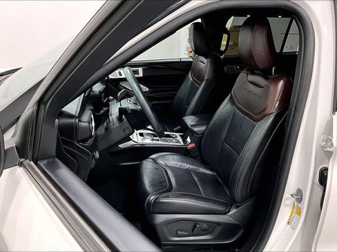 Used 2023 Ford Explorer Platinum w/ Technology Package AWD/4WD image 31