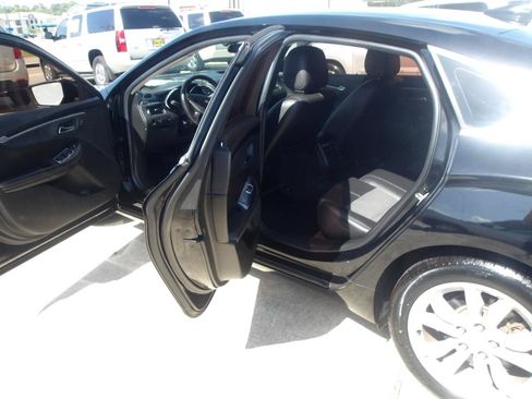 Used 2019 Chevrolet Impala LT FWD image 15