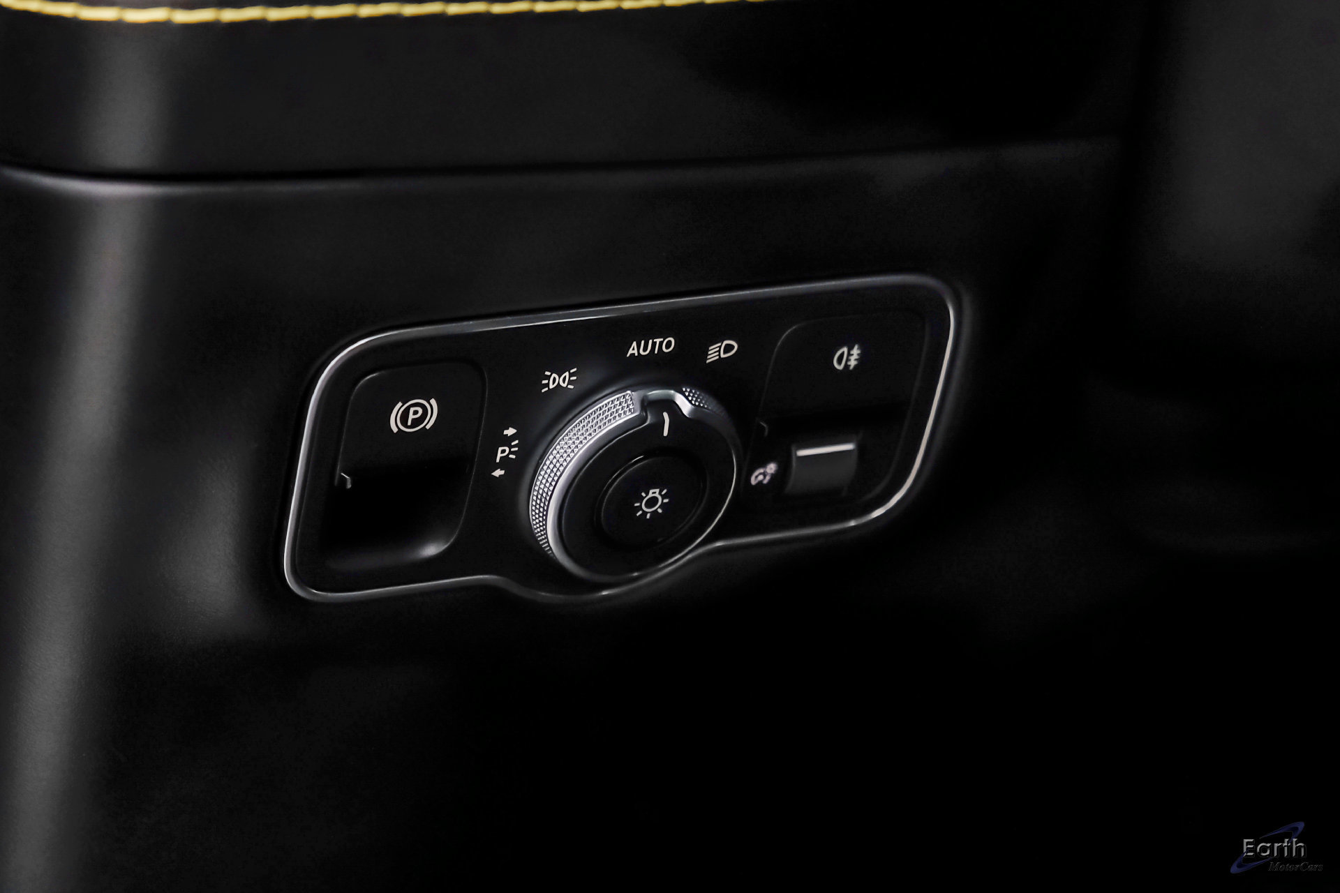 Used 2023 Aston Martin DBX AWD/4WD image 47