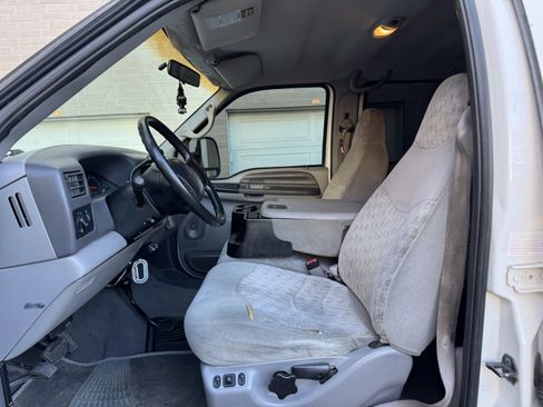 Used 1999 Ford F250 XLT image 13
