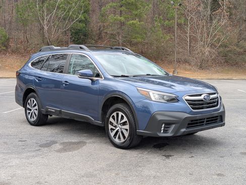 Used 2022 Subaru Outback Premium image 11