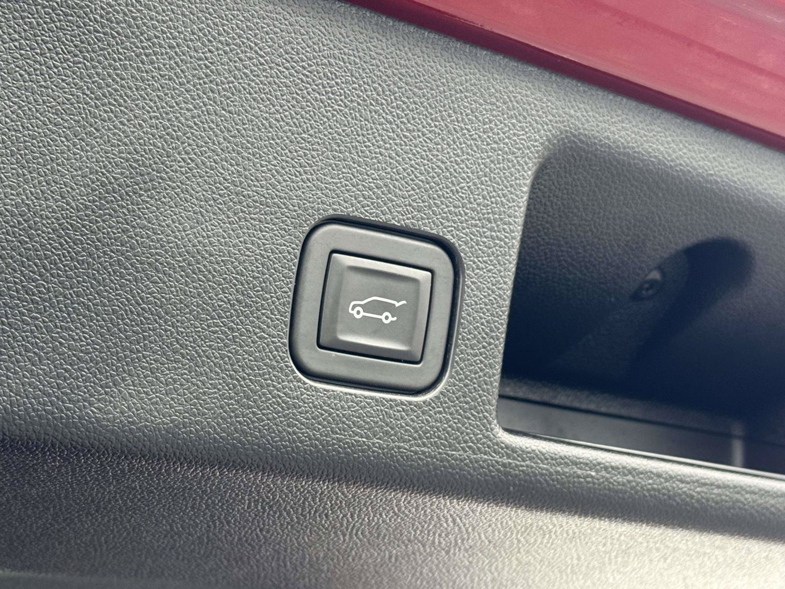 Used 2024 Chevrolet Equinox EV LT AWD/4WD image 17