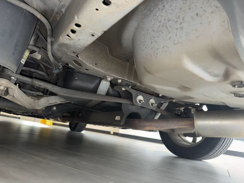 Used 2010 Buick Lucerne CXL image 22