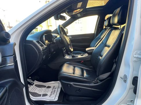 Used 2019 Jeep Grand Cherokee Limited AWD/4WD image 28