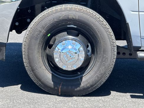 New 2026 RAM 3500 Tradesman AWD/4WD image 24