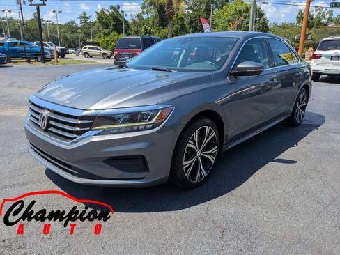 Used 2022 Volkswagen Passat 2.0T SE FWD image 9