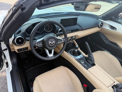 Used 2025 MAZDA MX-5 Miata Grand Touring w/ Weather Package RWD image 22