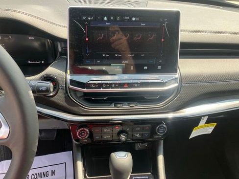 New 2026 Jeep Compass Limited AWD/4WD image 17