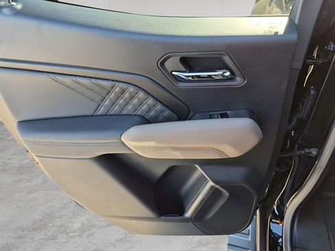 New 2026 GMC Canyon Denali w/ LPO, Denali Black Edition image 17