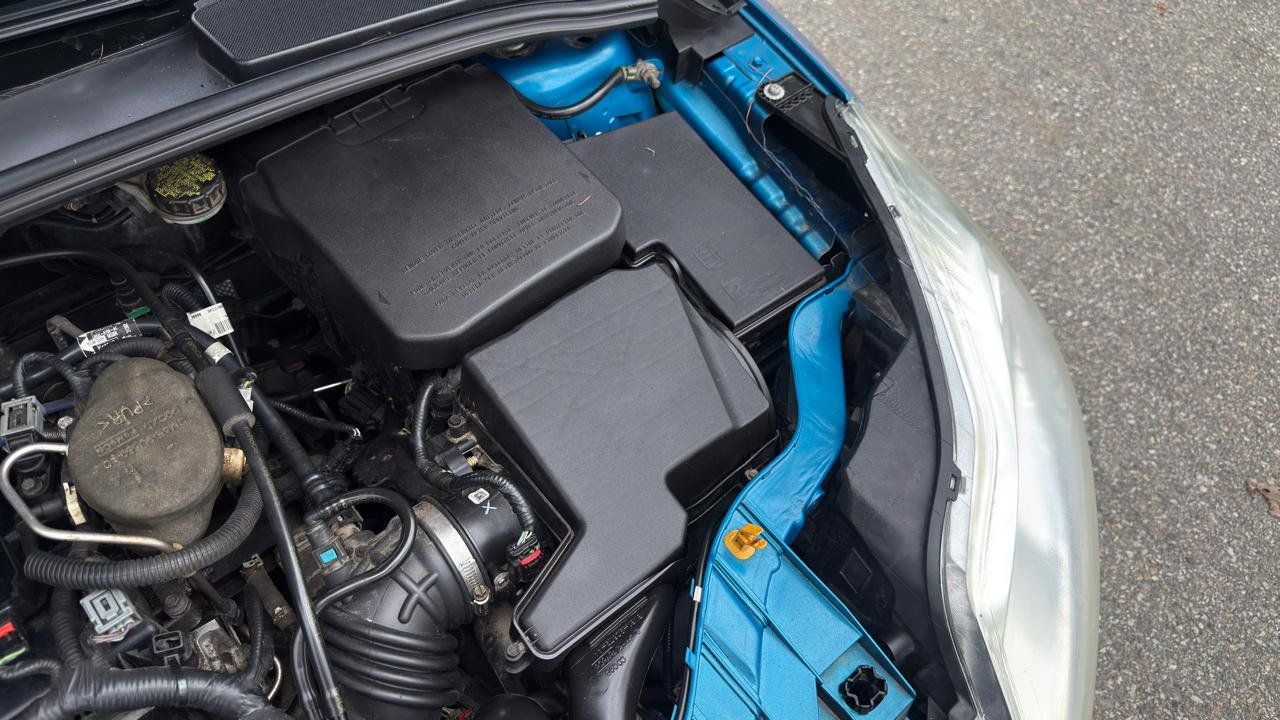 Used 2013 Ford Focus SE w/ SE Winter Pkg FWD image 42