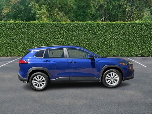 Used 2023 Toyota Corolla Cross LE w/ Moonroof Package AWD/4WD image 2