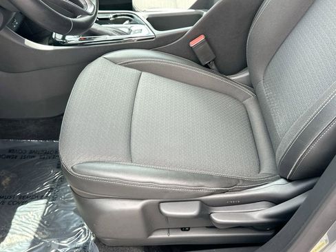 Certified 2025 Buick Encore GX Preferred FWD image 18