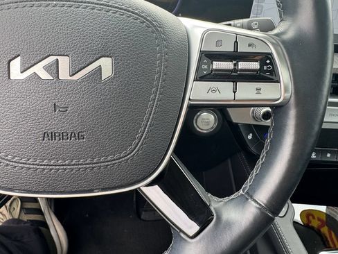 Used 2023 Kia Telluride EX w/ EX Captain's Chair Package AWD/4WD image 24