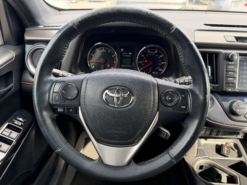Used 2016 Toyota RAV4 SE FWD image 19