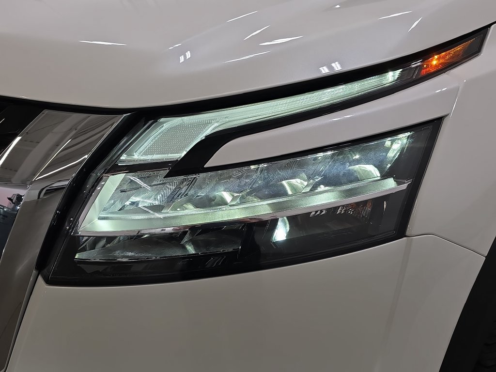 Used 2024 Nissan Pathfinder SL w/ SL Premium Package AWD/4WD image 29