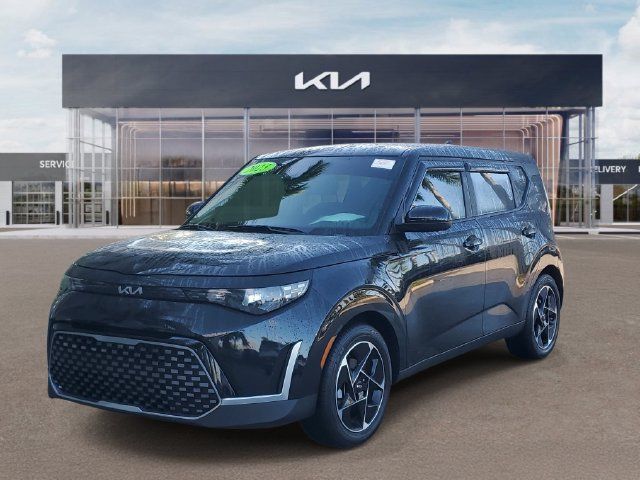 Used 2023 Kia Soul EX FWD image 3