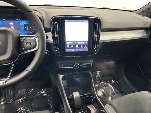 Used 2026 Volvo XC40 B5 Ultra w/ Protection Package Premier AWD/4WD image 23