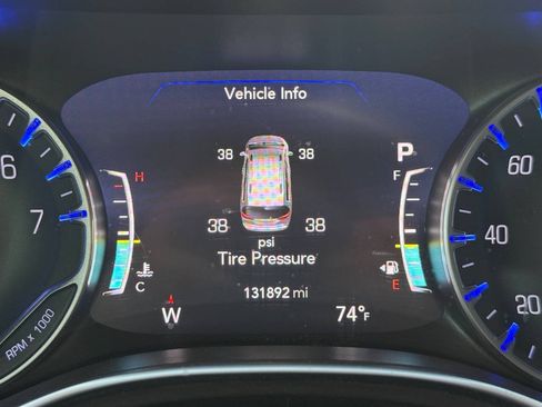 Used 2017 Chrysler Pacifica Touring-L Plus w/ Tire & Wheel Group FWD image 34